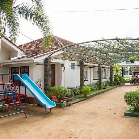 Hamilton House Hotell Negombo Eksteriør bilde